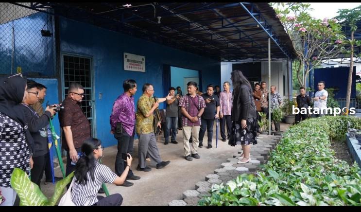 Andalkan Teknologi Sterilwave Ramah Lingkungan, RSBP Batam Sulap Limbah Medis Jadi Paving Block