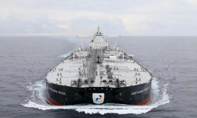 Dua Kapal Tanker Pertamina Siap Melintas Setelah Selat Hormuz Dibuka