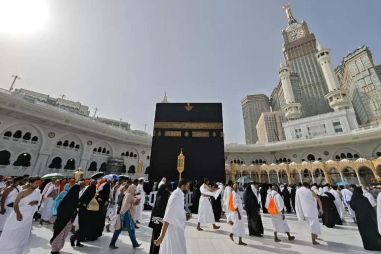 Jangan Tergiur Haji Tanpa Antre, Risiko Cekal 10 Tahun Mengintai