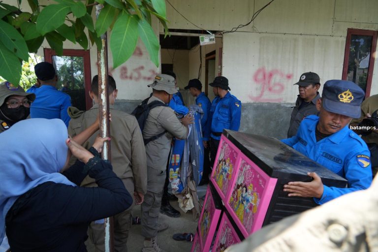 Tim Terpadu Kota Batam Tertibkan Bangunan Ilegal di Kurahan Sei Binti