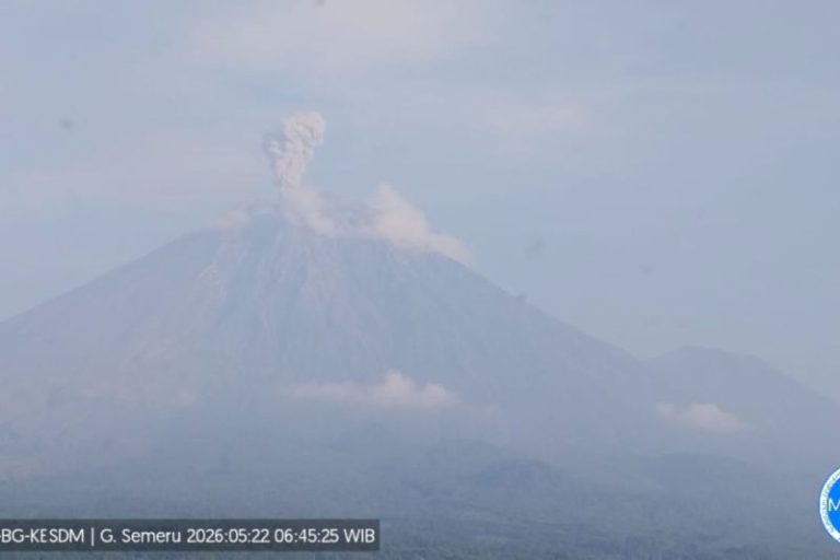 Gunung Semeru Erupsi, Semburkan Letusan Setinggi 1.000 meter