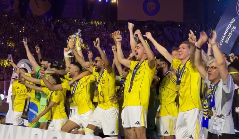 Cristiano Ronaldo antar Al-Nassr Juara Liga Arab Saudi 2025/26