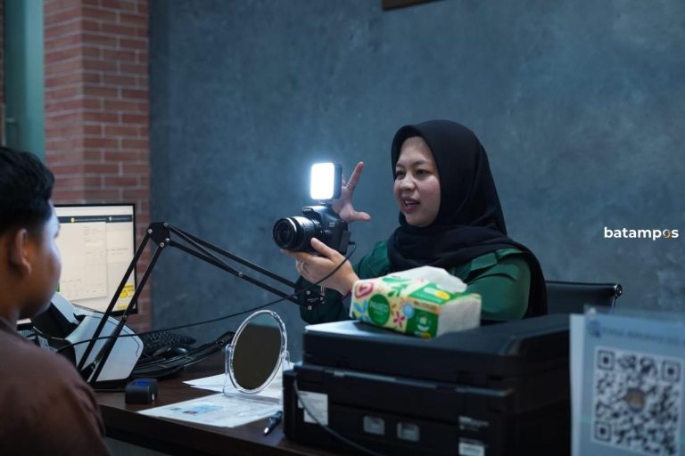 Imigrasi Batam Layani 295 Permohonan Paspor Lewat Eazy Passport di Empat Lokasi