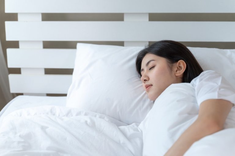 Sulit Tidur Malam? Coba 7 Cara Sederhana Ini Agar Cepat Terlelap