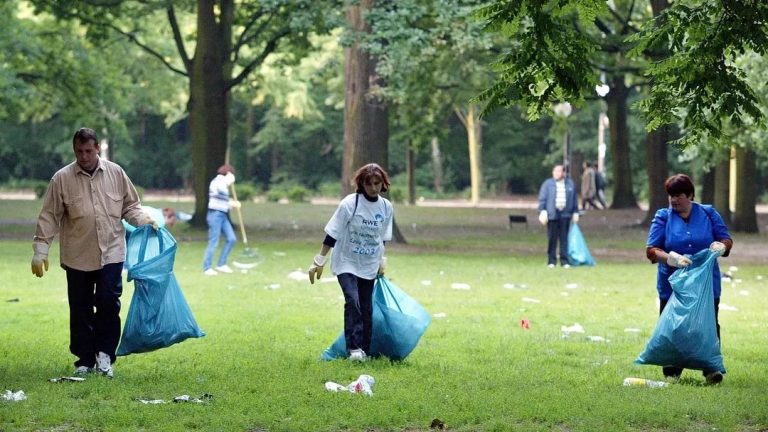 Berlin Luncurkan “BerlinPay”, Turis Dapat Tiket Gratis Jika Pungut Sampah Kota