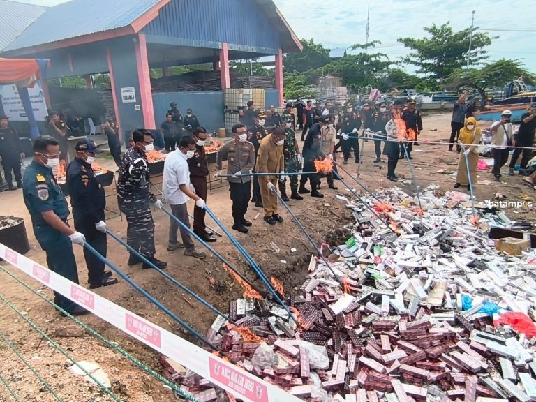 Bea Cukai Kepri Musnahkan Barang Ilegal Senilai Rp10,9 Miliar dari 131 Penindakan