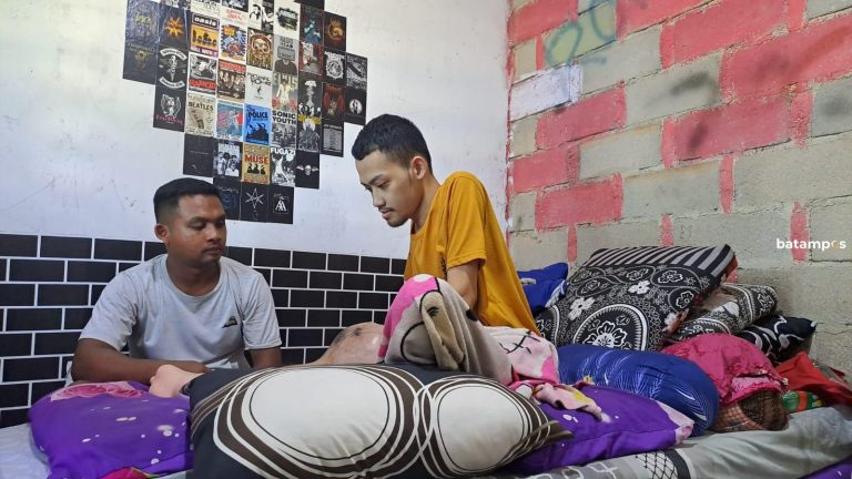 Kisah Iswandi, Bertahan Melawan Kanker Tulang di Tengah Keterbatasan