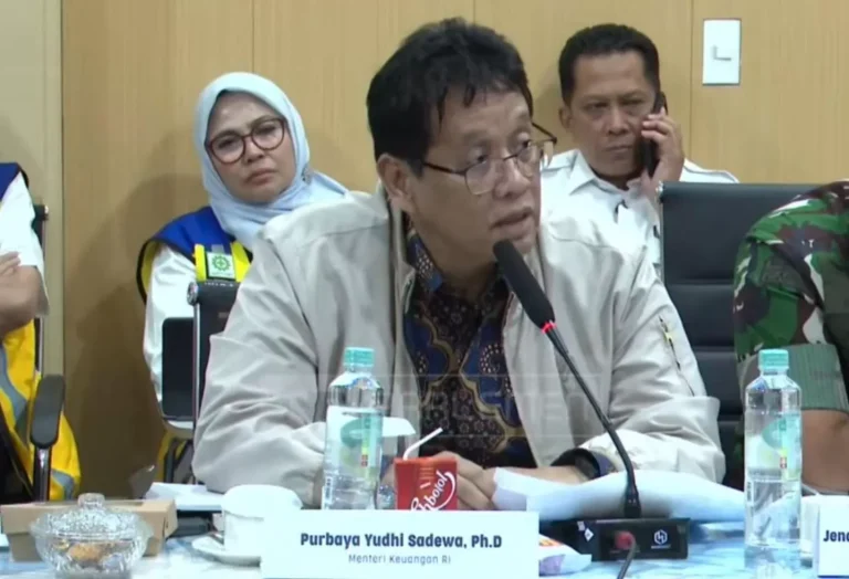 Menkeu Purbaya Tak Copot Dirjen Bea Cukai Meski Namanya Terseret Kasus Korupsi