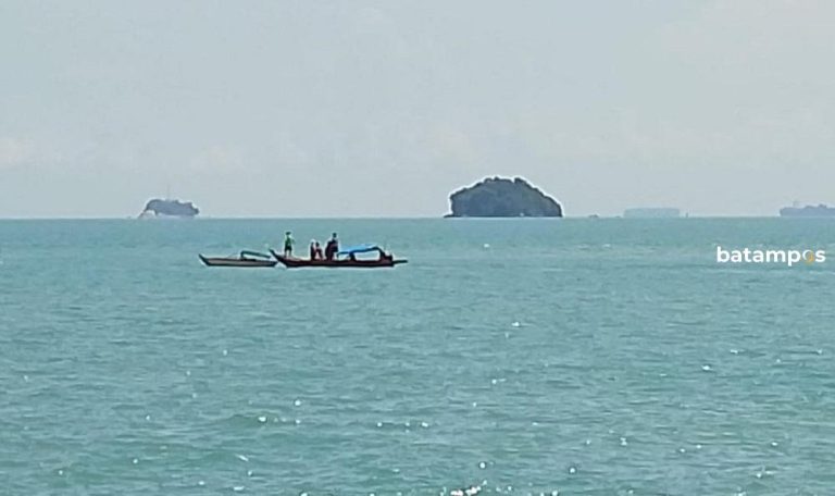 Sampan Terombang-ambing, Nelayan 60 Tahun Ditemukan Tak Bernyawa