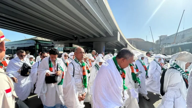 Jamaah Haji Diminta Waspadai Heat Stroke dan Dehidrasi