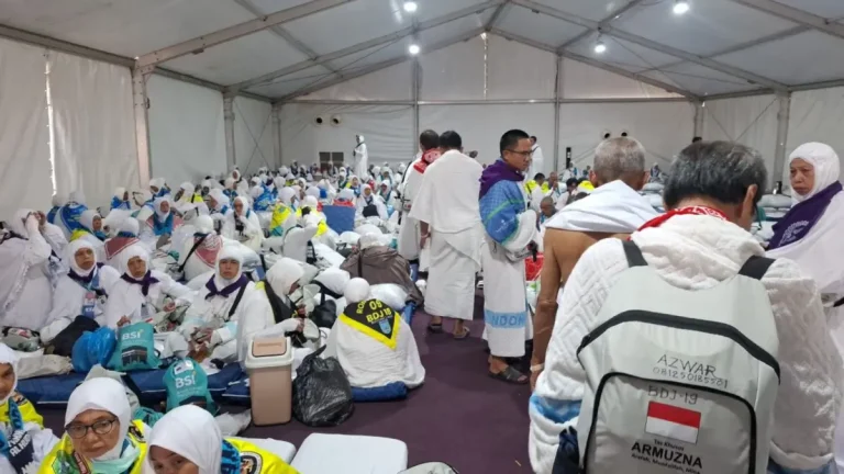 Puncak Ibadah Haji Dimulai Hari Ini, Jamaah Tiba di Arafah