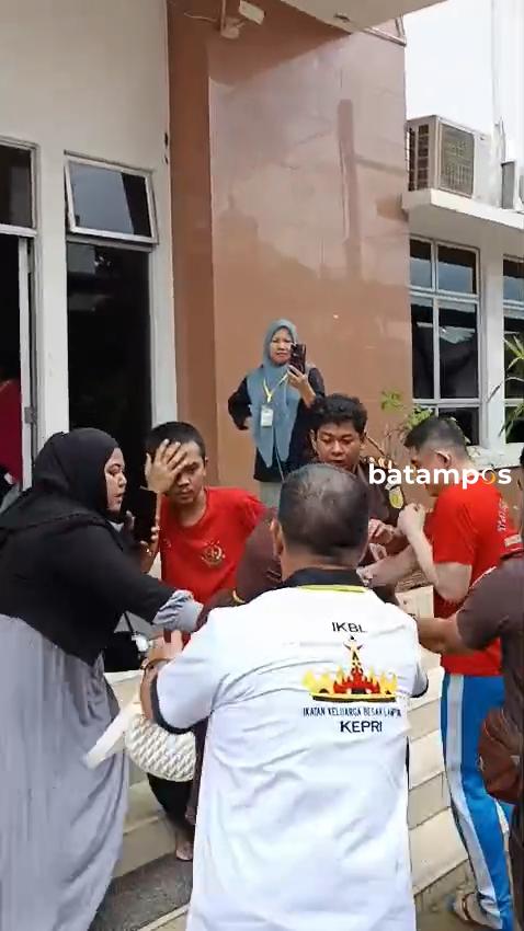 Sidang Kasus Pembunuhan Dwi Putri Apriliandini Sempat Ricuh