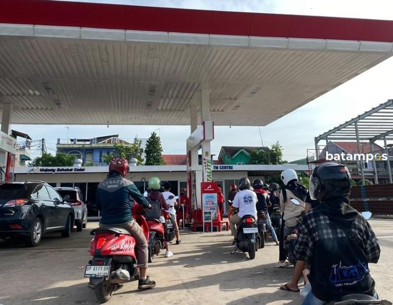 Dari Pertamax ke Pertalite, Antrean SPBU Batam Mulai Berubah