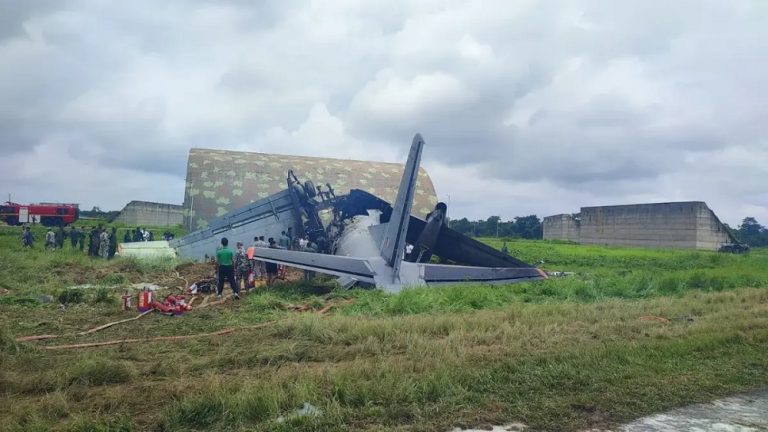 Pesawat Militer AN-32 India Jatuh dan Terbakar di Assam, 5 Personel Tewas