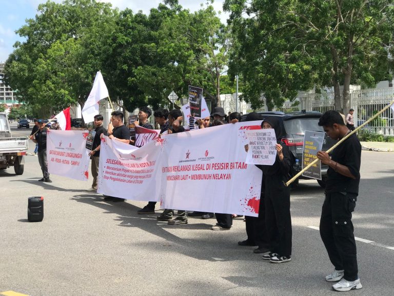 Mahasiswa Tuntut Pemko Batam Selesaikan Masalah Air, Sampah dan Banjir Dalam 6 Bulan