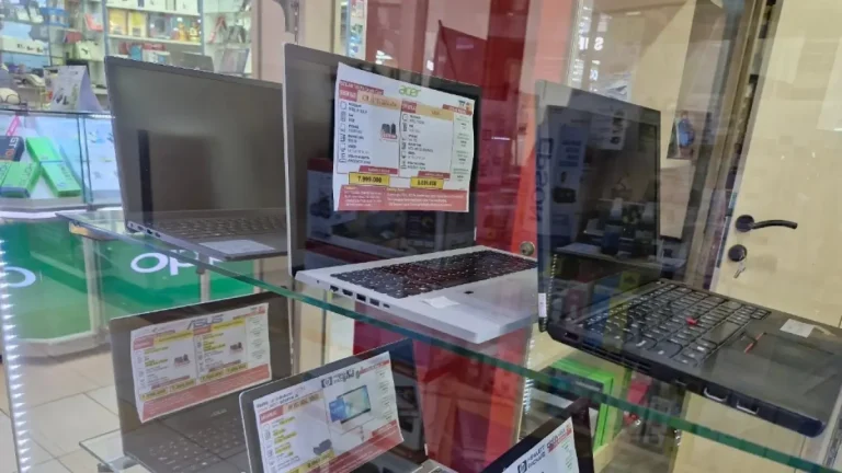 Pengamat Prediksi Harga Laptop Terus Naik: Beli Sekarang Sebelum Makin Mahal