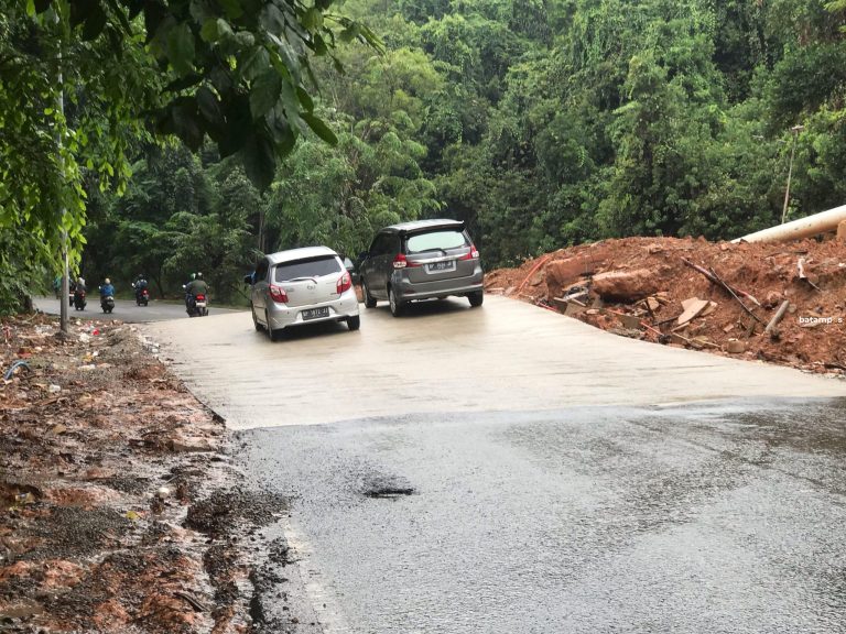 ‎Jalan Gajah Mada di Dekat Hotel Vista Kembali Rusak, BP Batam Kaji Ulang Penyebabnya