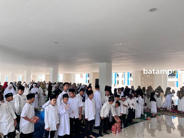 Pawai Semarakkan Kemilau Muharram 1448 H di Masjid Sultan Mahmud Riayat Syah