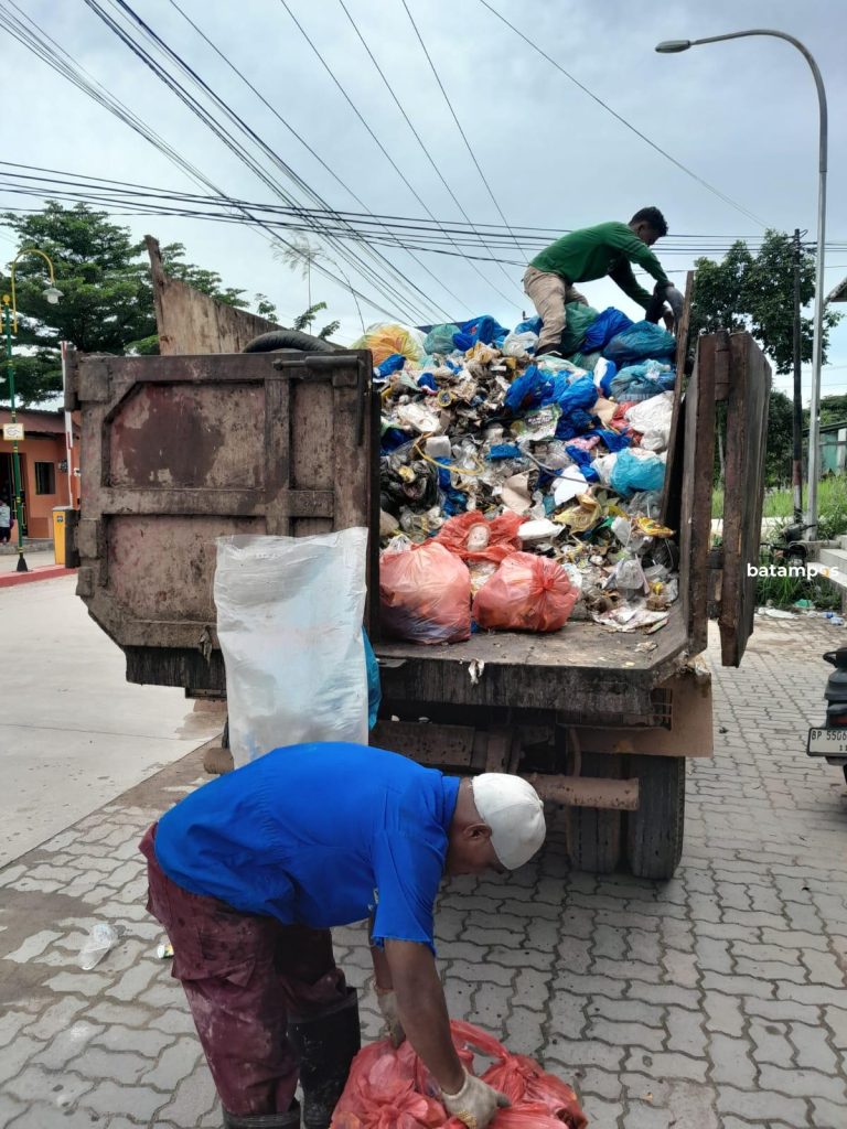 Tak Pernah Ada Penumpukan Sampah Komersil, Pedagang Apresiasi Mahaju Langgeng Jaya
