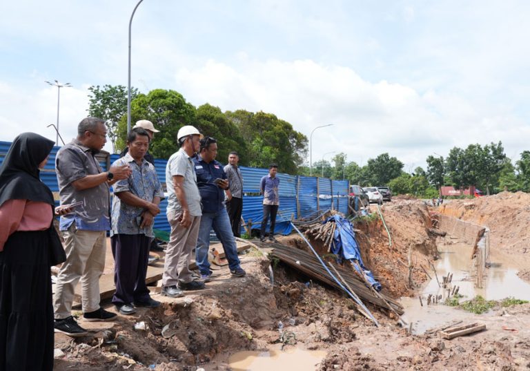 Pipa Air Bersih Bocor, Suplai ke Taman Baloi hingga Sukajadi Batam Dihentikan Sementara