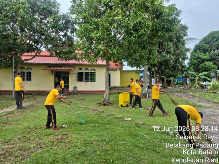 Polri Turun Bersih-Bersih Rumah Ibadah, Wujud Pengabdian Sambut HUT Bhayangkara ke-80