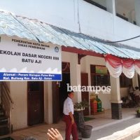 Murid SDN 008 Batuaji sedang istirahat f eusebius sara