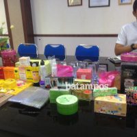 Produk kosmetik mengandung bahan berbahaya dan tidak memiliki izin edar. F Fiska Juanda (2)