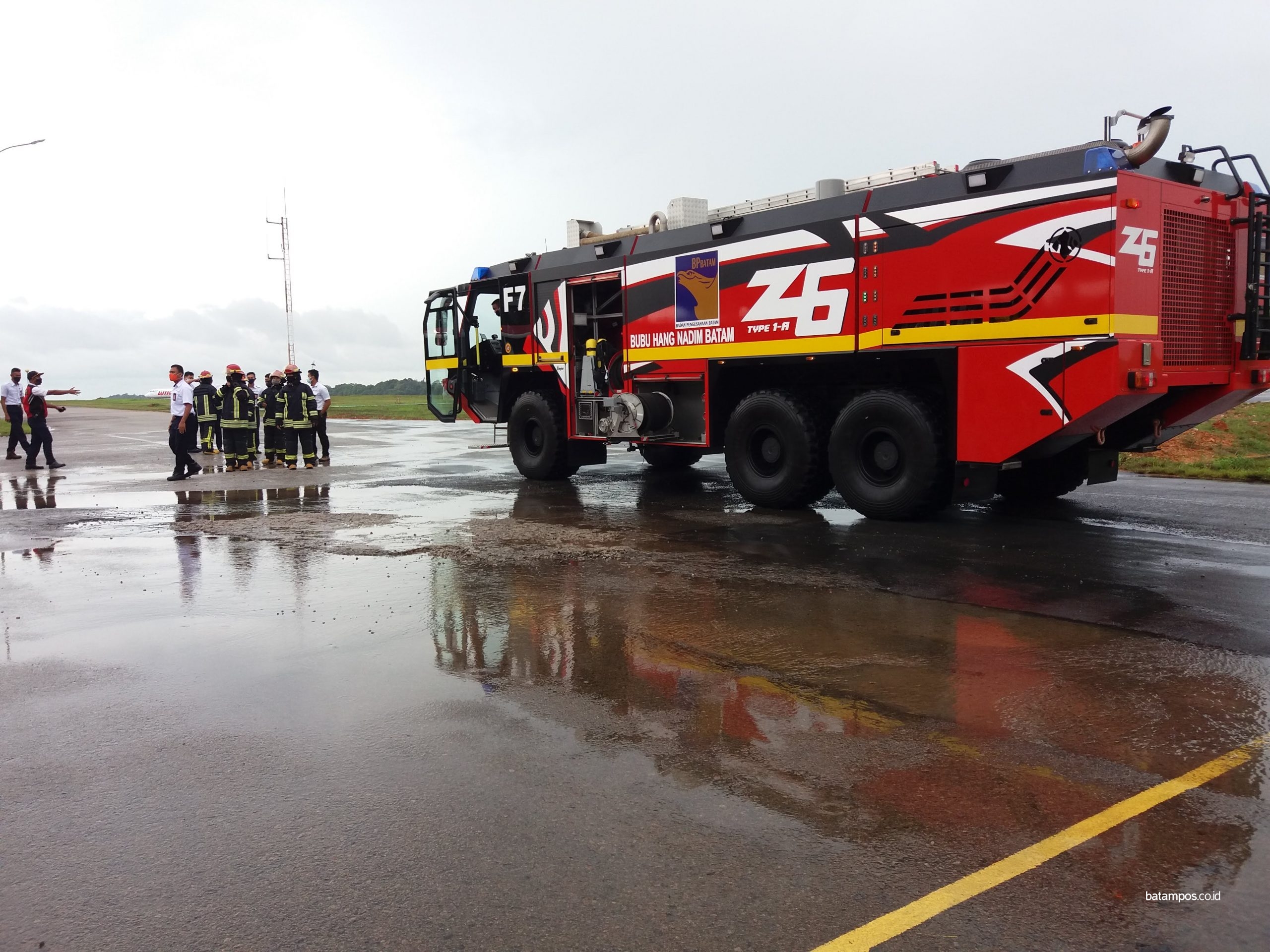 Bandara Hang Nadim Batam Miliki Mobil Pemadam Kebakaran Bandara Hang Nadim Batam Miliki Mobil Pemadam Kebakaran