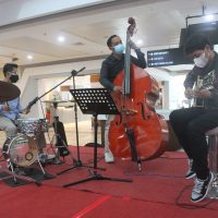 Musik di Mega Mall, Sabtu 18 September 2021. Suprizal Tanjung (1)